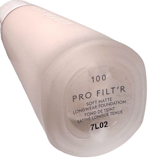 Fenty Beauty Pro Filt’r Soft Matte Longwear Foundation - 100 Fair - 1.08 fl oz - Picture 5 of 7